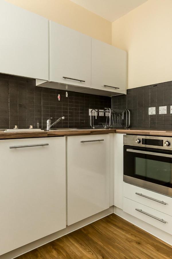 Zeni Studio, In Vauxhall London ลอนดอน ภายนอก รูปภาพ