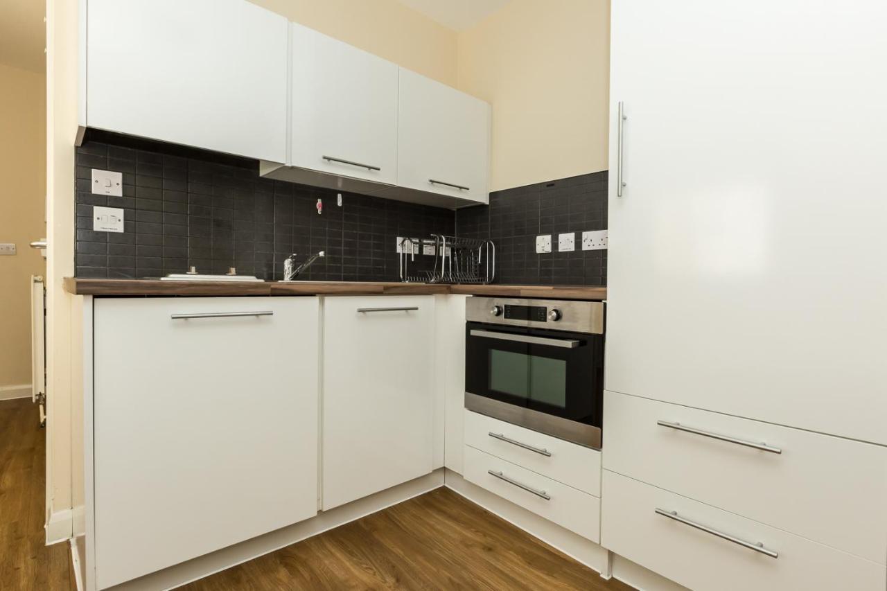 Zeni Studio, In Vauxhall London ลอนดอน ภายนอก รูปภาพ